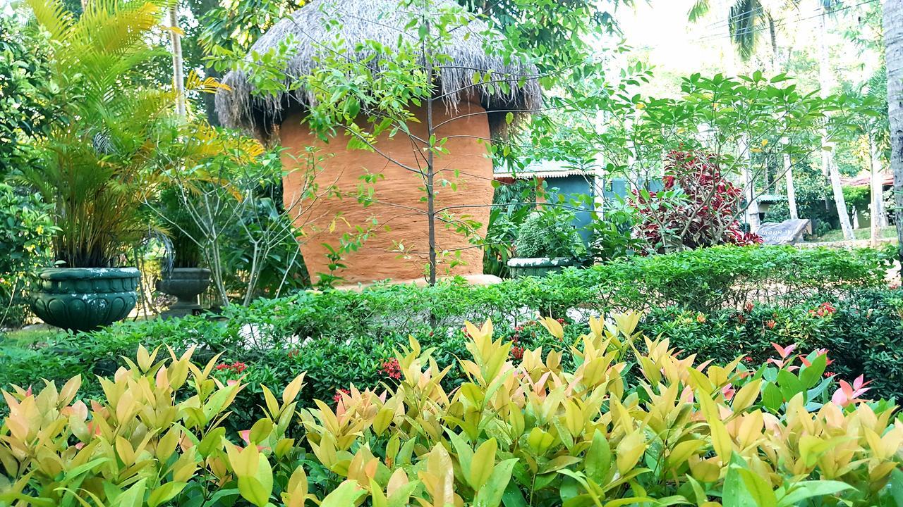 Soba Lanka Holiday Resort Melsiripura Exteriör bild